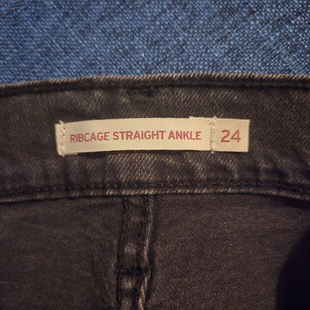 Levi's Ribcage Jeans - Picture 8 of 13